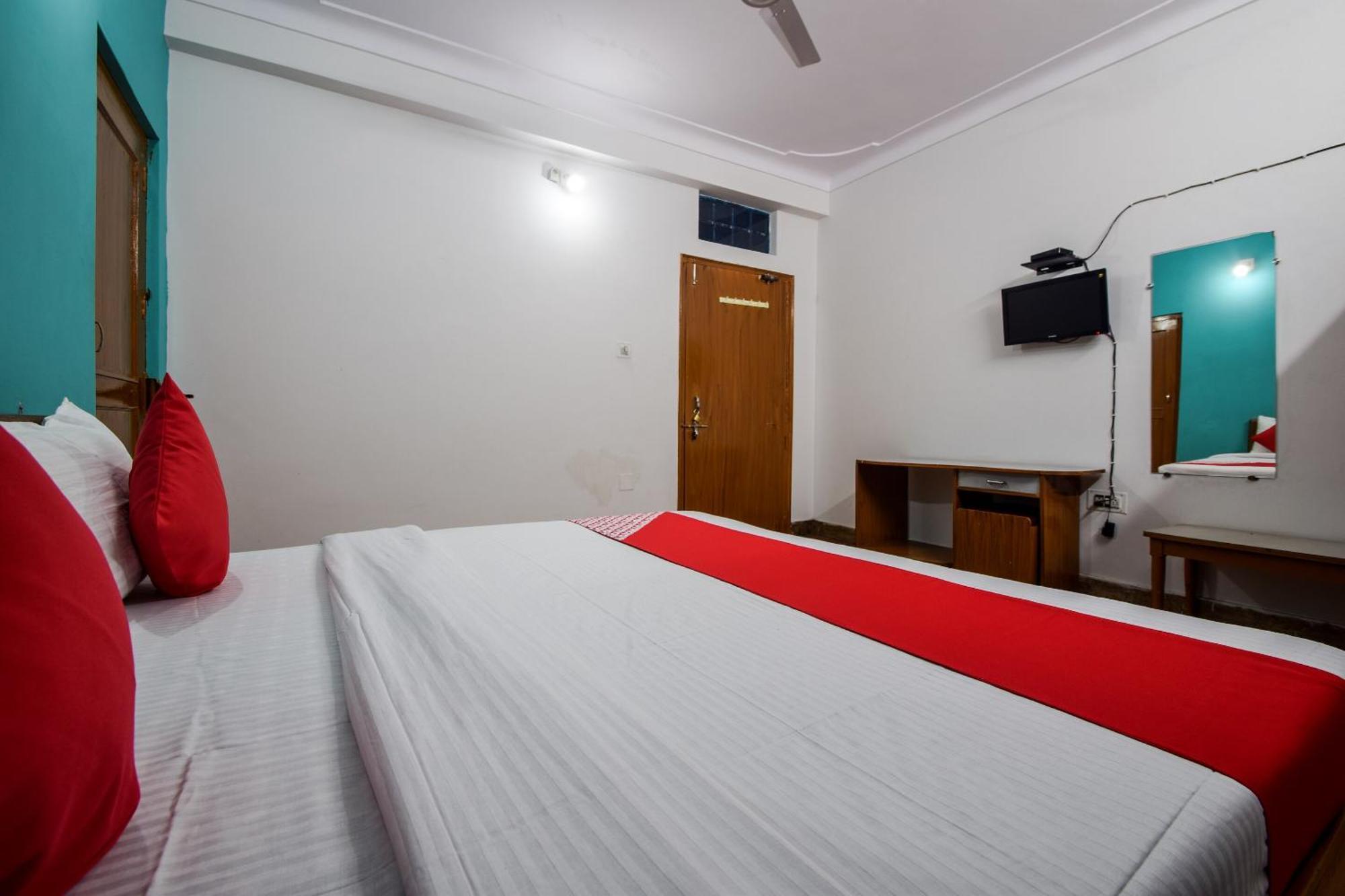 Hotel O Vip อุเดเปอร์ ภายนอก รูปภาพ